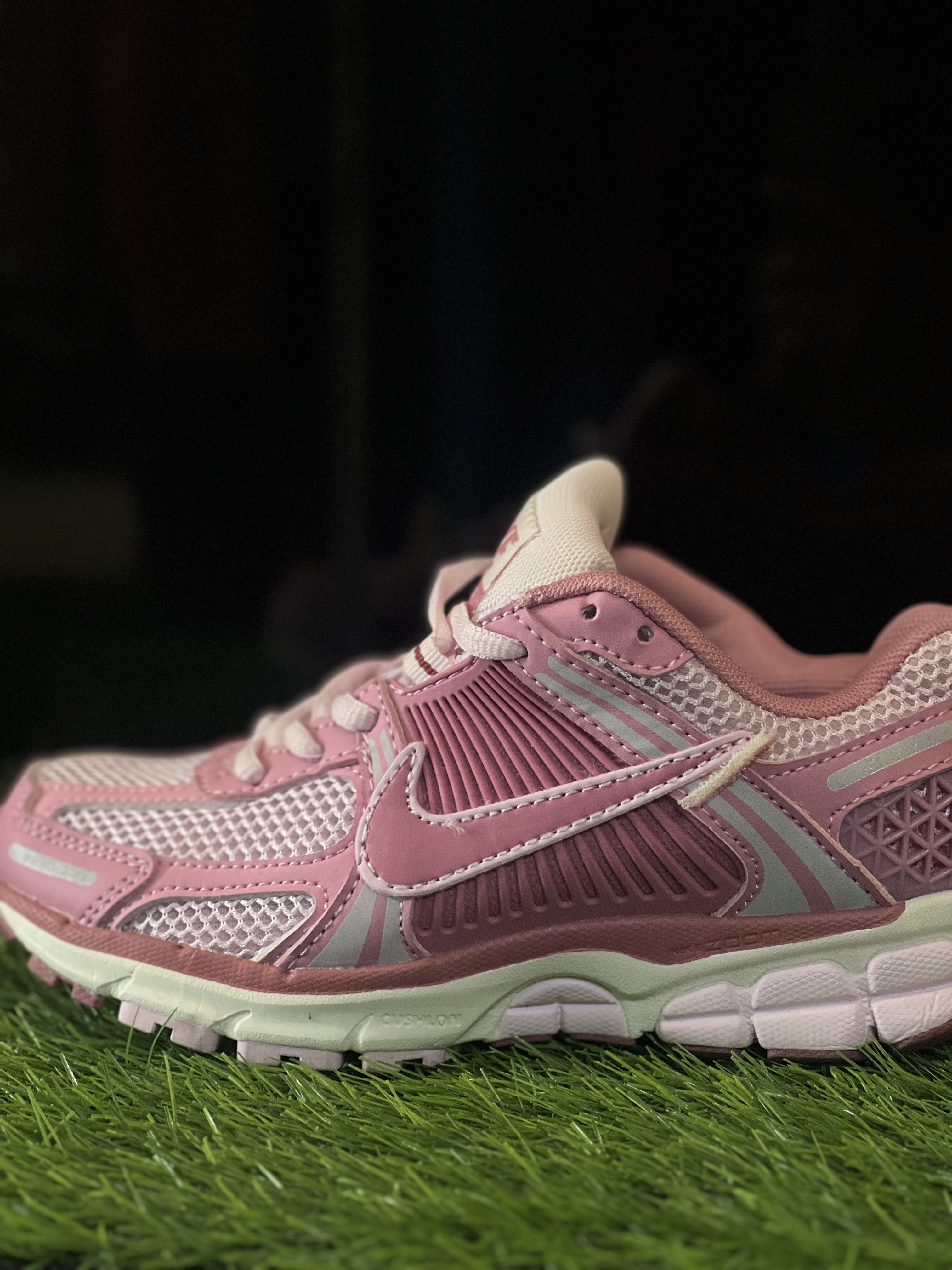 Nike Zoom Vomero 5 Pink